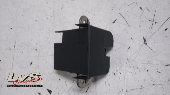 Volkswagen Golf Tailgate lock mechanism