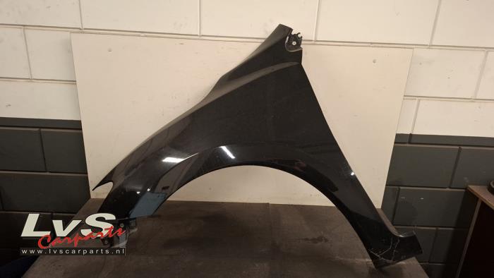 Nissan Pulsar Front wing, left