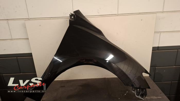 Nissan Pulsar Front wing, right
