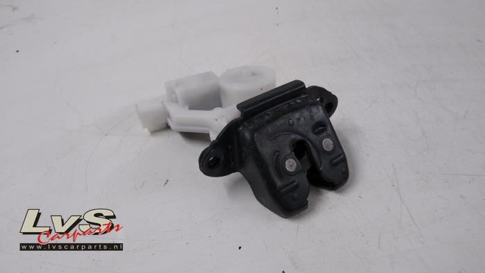 Renault Kadjar Tailgate lock mechanism