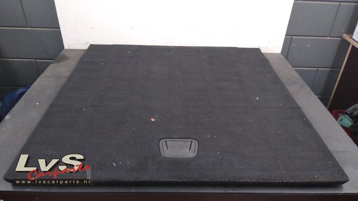 Opel Astra Floor panel load area