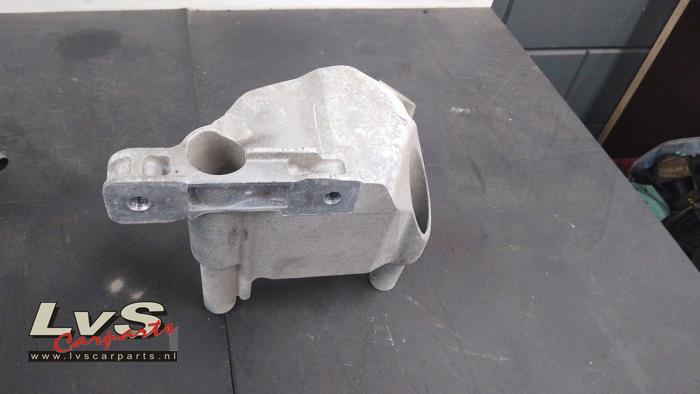 Opel Astra Engine mount