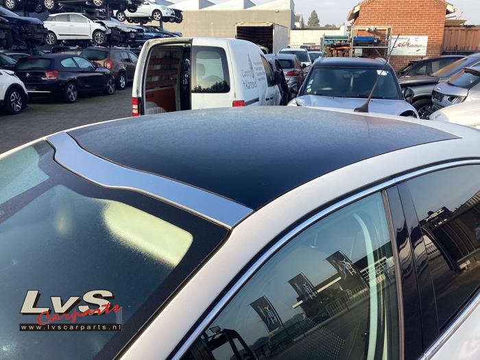 Peugeot 208 Panoramic roof