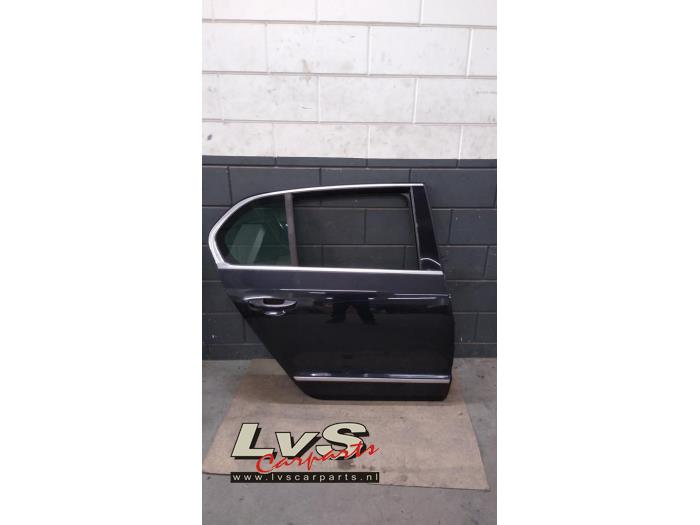 Skoda Superb Rear door 4-door, right