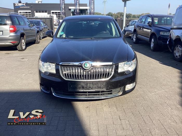 Skoda Superb Voorkop compleet