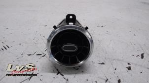 Gebruikte Luchtrooster Dashboard Mercedes B (W247) 2.0 B-200d Prijs € 20,00 Margeregeling aangeboden door LvS Carparts