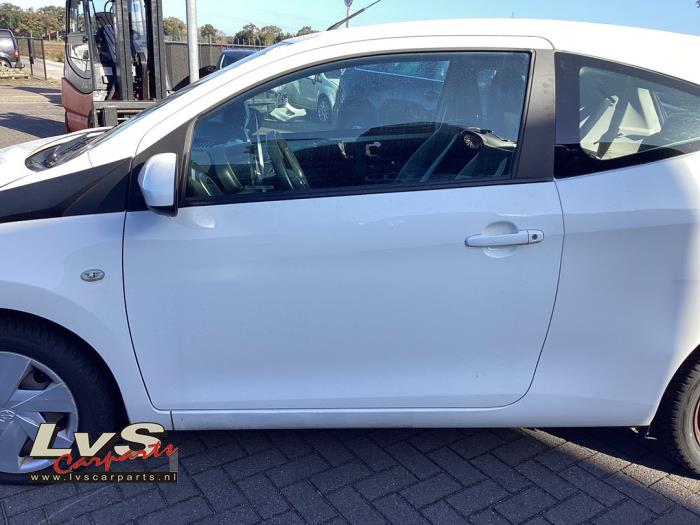 Toyota Aygo Portier 2Deurs links