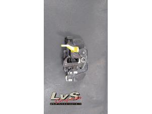 Gebruikte Motorkap Slotmechaniek Ford B-Max (JK8) 1.0 EcoBoost 12V 100 Prijs € 20,00 Margeregeling aangeboden door LvS Carparts