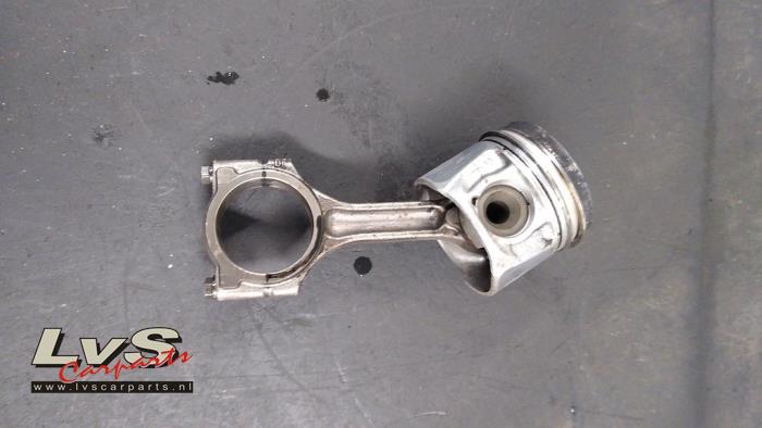 Opel Vivaro Piston