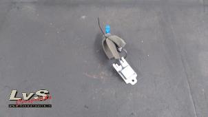 Gebruikte GPS Antenne Suzuki Swift (ZC/ZD) 1.0 Booster Jet Turbo 12V Prijs € 20,00 Margeregeling aangeboden door LvS Carparts