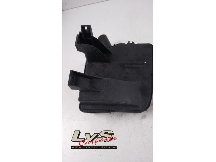 Opel Astra Front windscreen washer reservoir