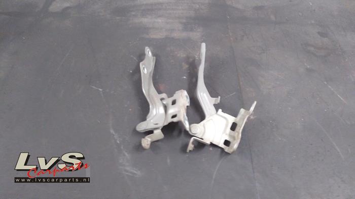 Kia Soul Bonnet Hinge