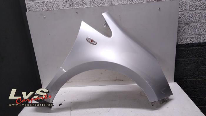 Kia Rio Front wing, right