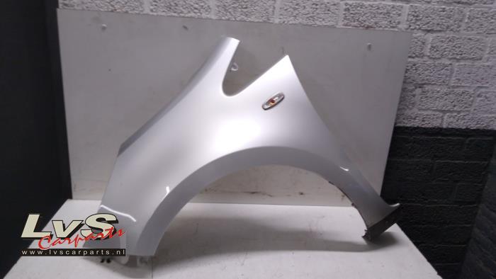 Kia Rio Front wing, left