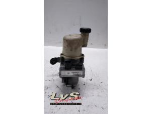 Gebruikte Servopomp Dacia Duster (HS) 1.6 16V Prijs € 225,00 Margeregeling aangeboden door LvS Carparts
