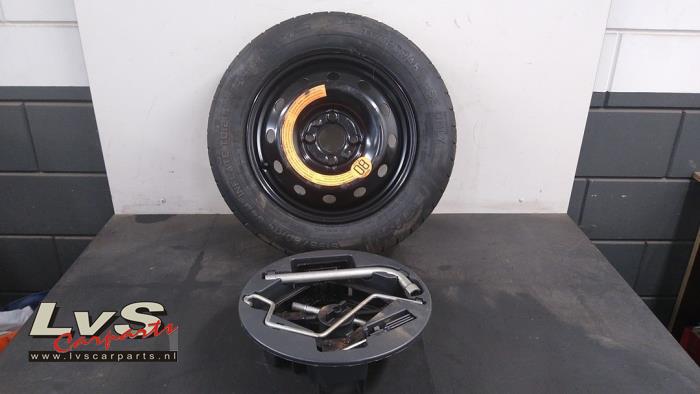 Fiat 500 Jackkit + spare wheel