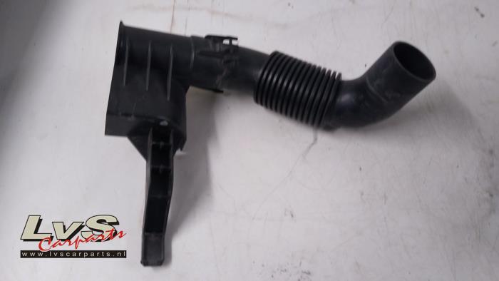 Peugeot 208 Air intake hose