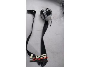 Gebruikte Veiligheidsgordel rechts-voor Audi A3 Sportback (8PA) 1.6 TDI 16V Prijs € 100,00 Margeregeling aangeboden door LvS Carparts