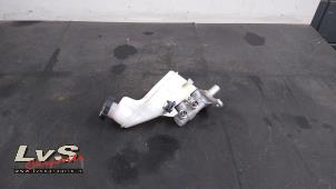 Gebruikte Hoofdremcilinder Hyundai i20 (BC3) 1.0 T-GDI 100 Mild Hybrid 48V 12V Prijs € 45,00 Margeregeling aangeboden door LvS Carparts