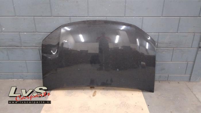 Dacia Sandero Bonnet