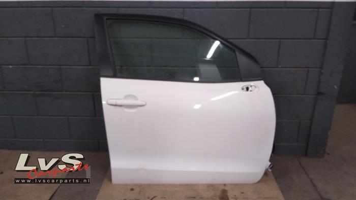 Suzuki Baleno Portière 4portes avant droite