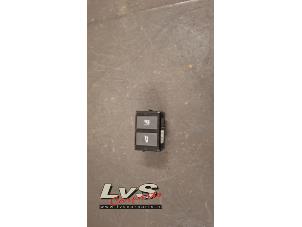 Gebruikte Schakelaar achterklep Jaguar F-Pace 2.0 D 180 16V AWD Prijs € 25,00 Margeregeling aangeboden door LvS Carparts