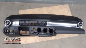 Gebruikte Dashboard Mercedes CLA (118.3) 1.3 CLA-250 e Turbo 16V Prijs € 750,00 Margeregeling aangeboden door LvS Carparts