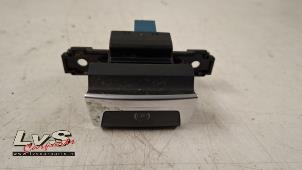 Gebruikte Handrem schakelaar Peugeot 308 (L3/L8/LB/LH/LP) 1.6 BlueHDi 120 Prijs € 20,00 Margeregeling aangeboden door LvS Carparts