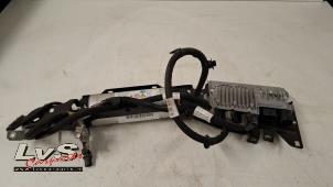 Gebruikte Start/Stop computer Peugeot 308 (L3/L8/LB/LH/LP) 1.6 BlueHDi 120 Prijs € 150,00 Margeregeling aangeboden door LvS Carparts