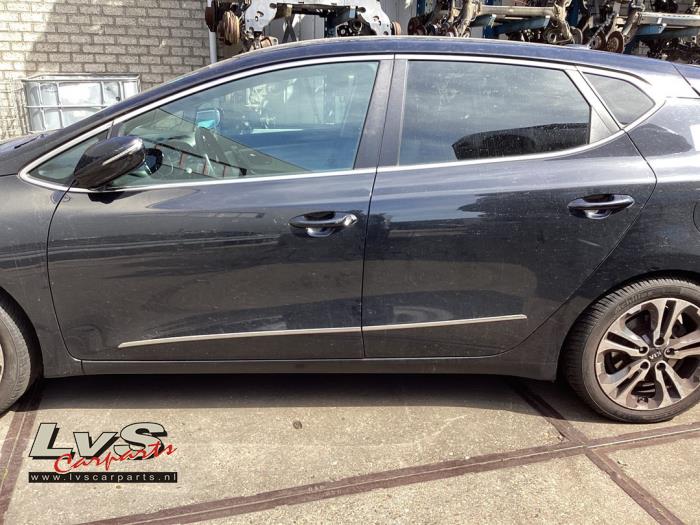 Kia Cee'D Door 4-door, front left