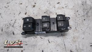Gebruikte Elektrisch Raam Schakelaar Hyundai i10 (B5) 1.0 12V Prijs € 30,00 Margeregeling aangeboden door LvS Carparts