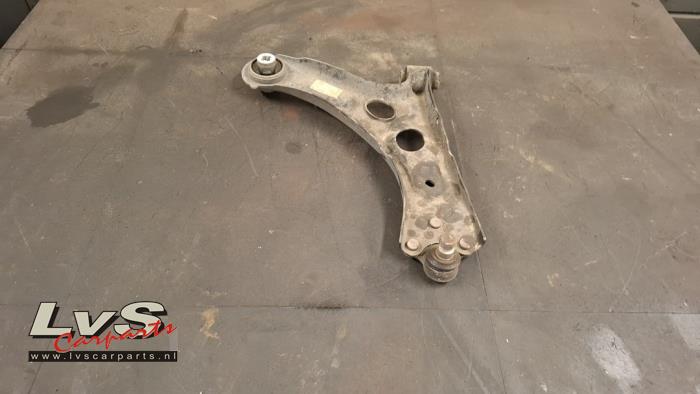 Peugeot 208 Bras de suspension avant droit