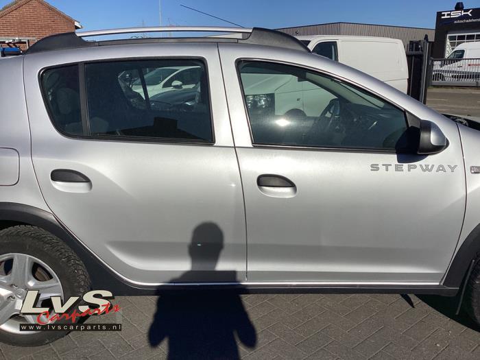 Dacia Sandero Portier 4Deurs rechts-voor