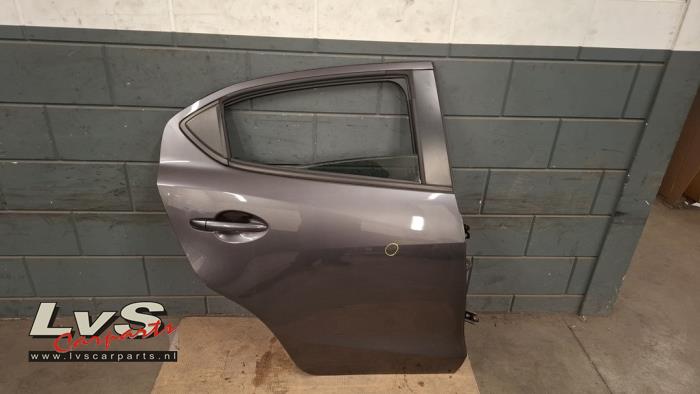 Mazda 2. Portier 4Deurs rechts-achter