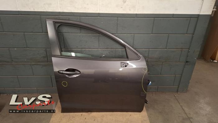 Mazda 2. Portier 4Deurs rechts-voor