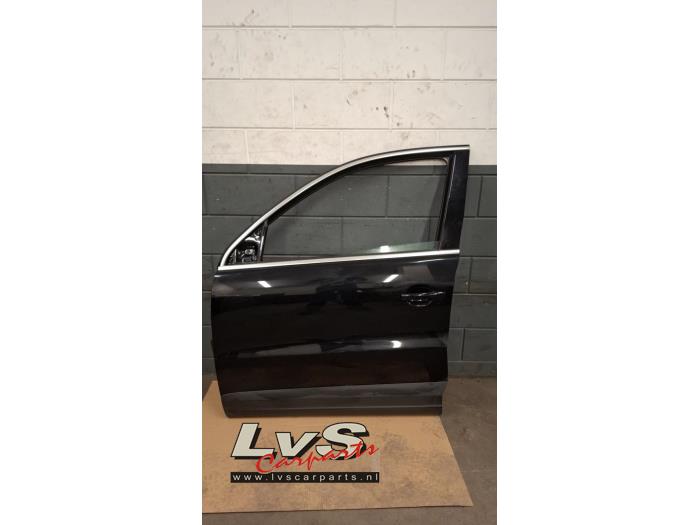 Volkswagen Tiguan Portier 4Deurs links-voor