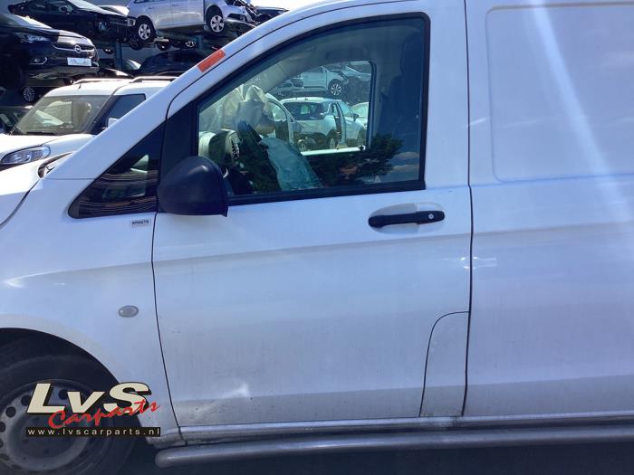 Mercedes Vito Portier 2Deurs links