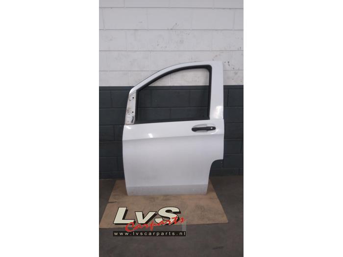 Mercedes Vito Door 2-door, left