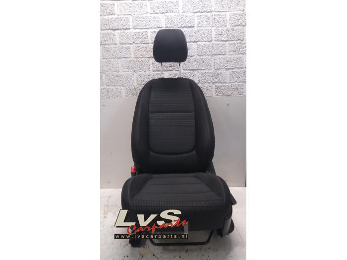 Kia Stonic Stoel links