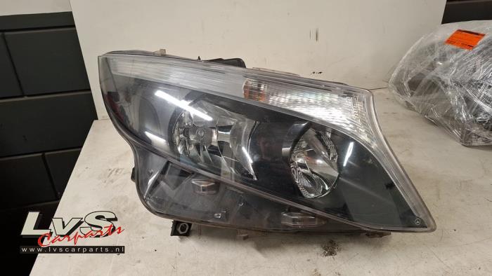 Mercedes Vito Phare droit