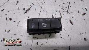 Gebruikte Schakelaar Opel Crossland (X) 1.2 Turbo 12V Euro 6 Prijs € 20,00 Margeregeling aangeboden door LvS Carparts
