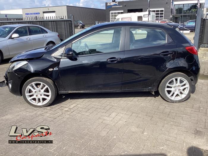 Mazda 2. Tür 4-türig links hinten