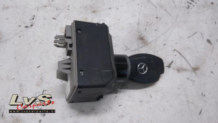 Mercedes Vito Serrure de contact + clé