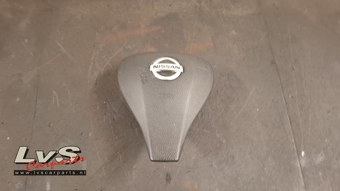 Nissan Qashqai Left airbag (steering wheel)