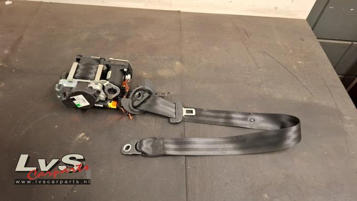 Audi Q5 Seatbelt tensioner, right