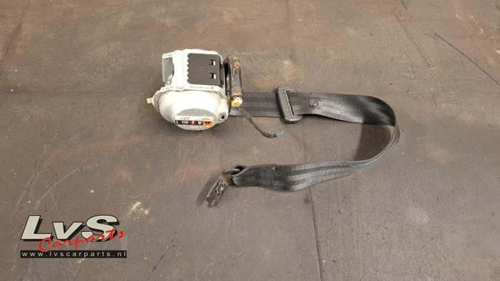 Audi Q5 Rear seatbelt tensioner, right