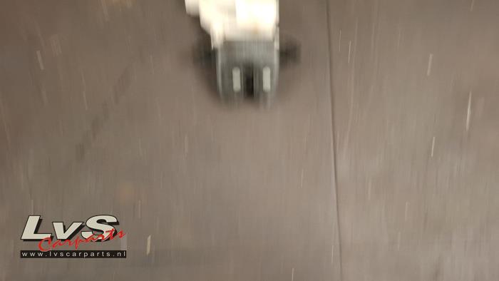 Nissan Qashqai Tailgate lock mechanism