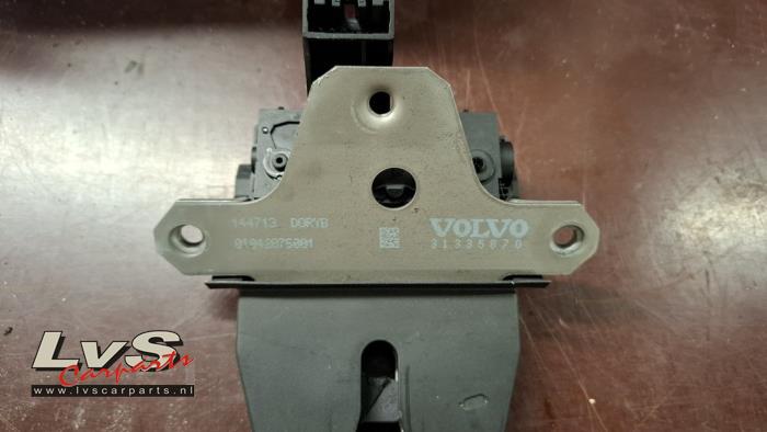Volvo V40 Tailgate lock mechanism