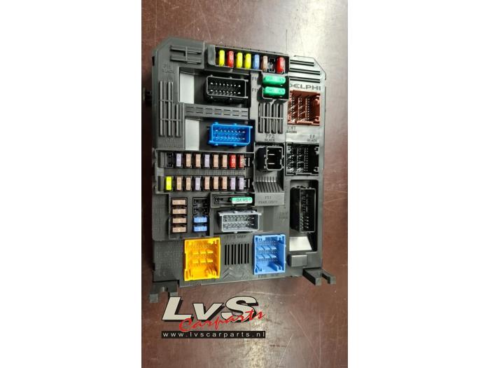 Citroen C4 Picasso Fuse box