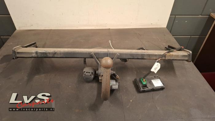 Volvo V40 Towbar